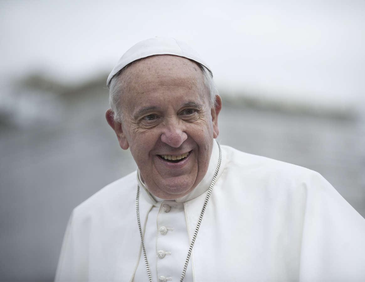 Oración por el restablecimiento del papa Francisco