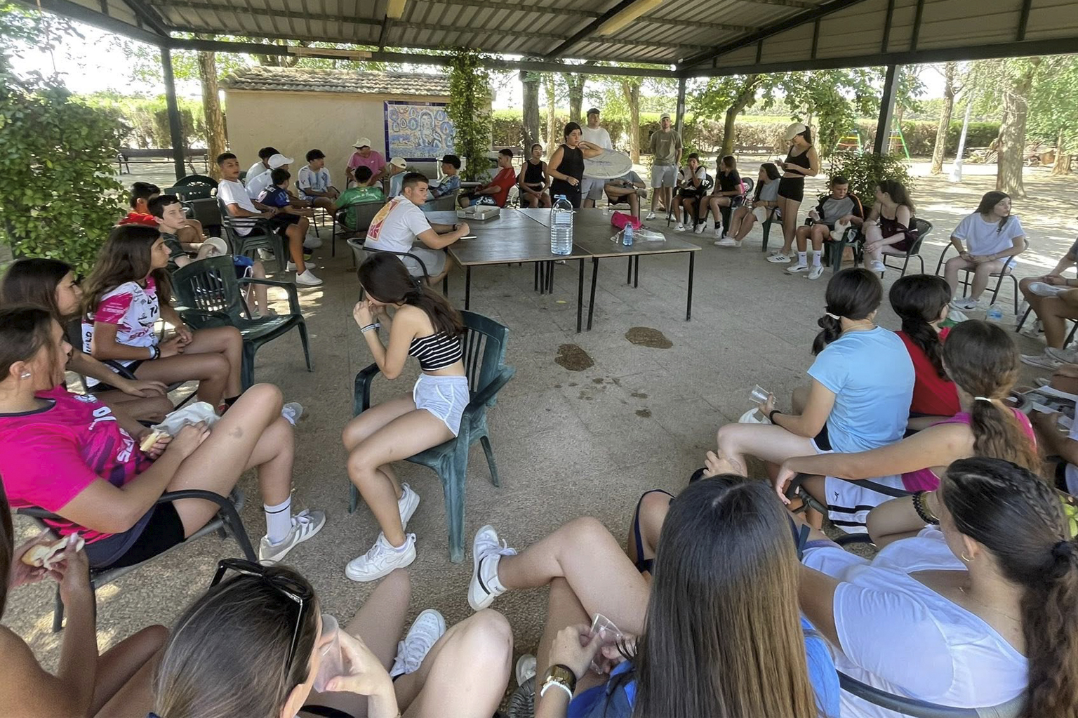 Más de ochenta jóvenes en los campamentos de Reina