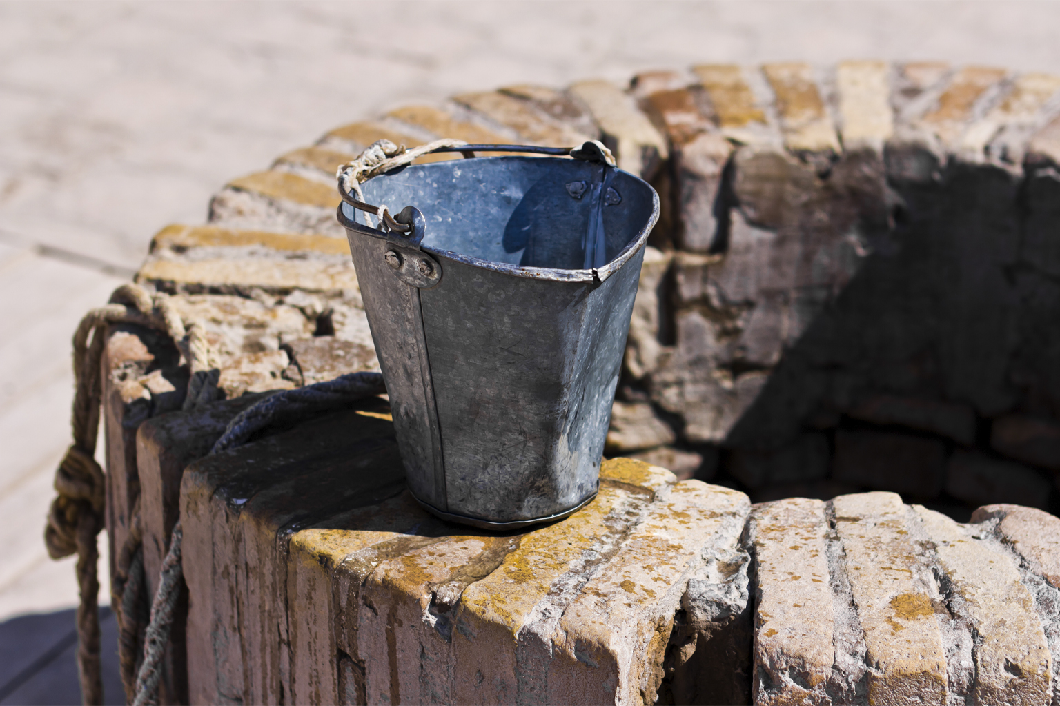 Junto al pozo: la sed que solo Cristo puede saciar