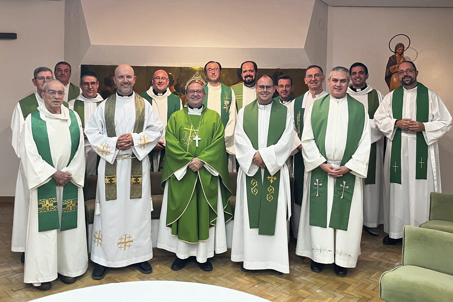 Catorce sacerdotes en los Ejercicios Espirituales